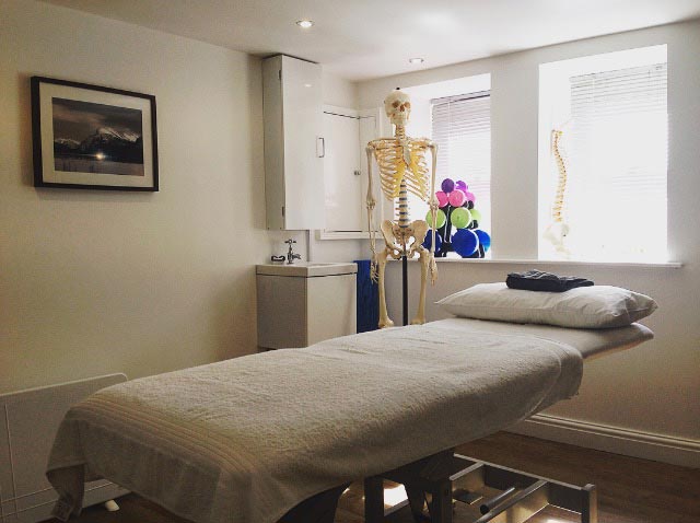 Conversion of builders’ yard and office to a physiotherapy clinic