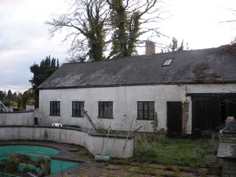 Conversion of outbuilding into annexe