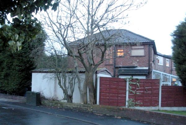 Two storey side house extension on corner plot following planning appeal refusal