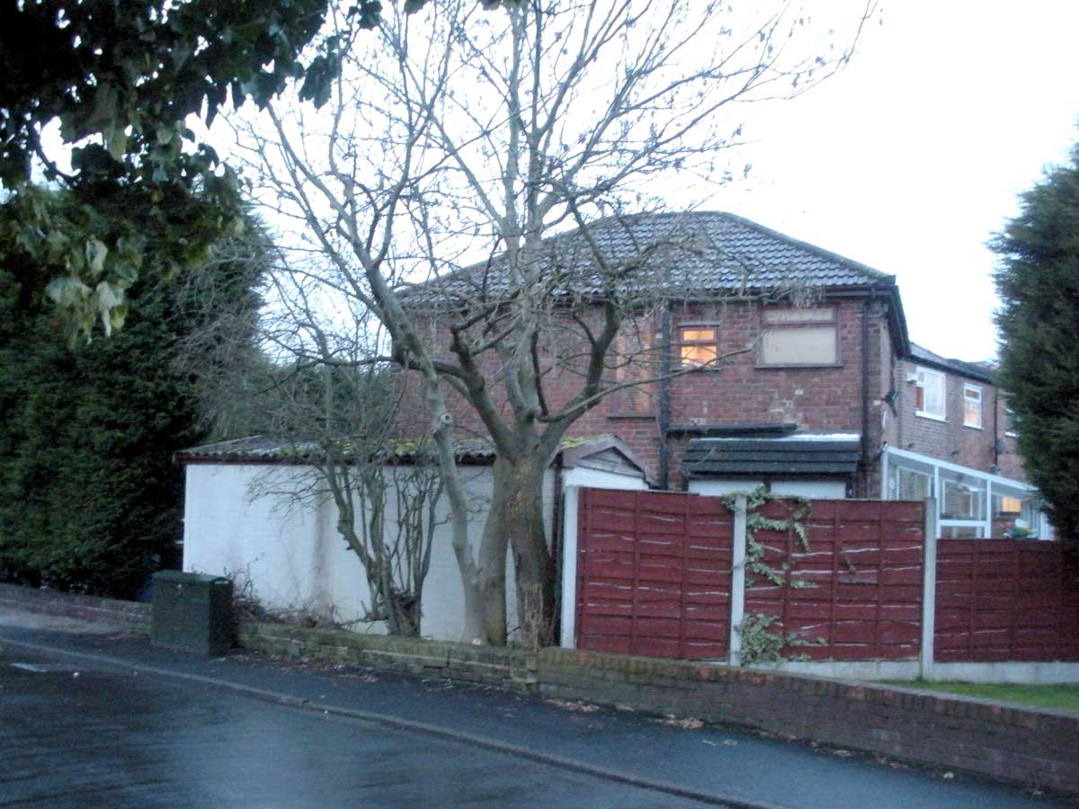 Two storey side house extension on corner plot following planning appeal refusal