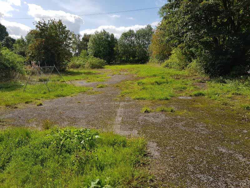 Use of car park as doggie day care (sui generis)