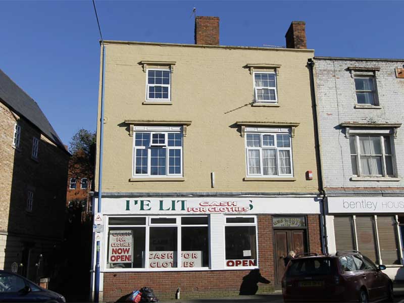 Change of use to dual A1 (off-license) and A4 (Drinking Establishment)