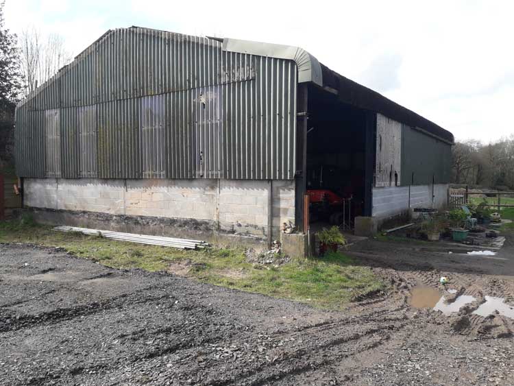 Reconstruction of the existing barn to create a single dwelling house